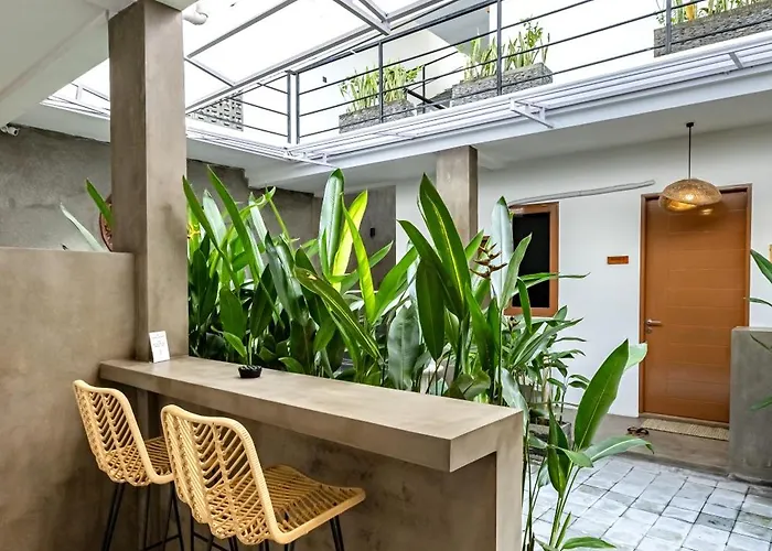 Snug Guest house 3*